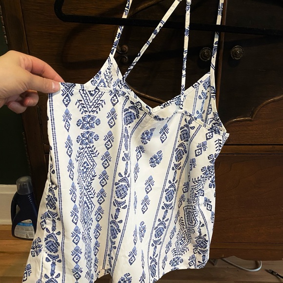 Lightweight Summer Tank - Picture 2 of 4